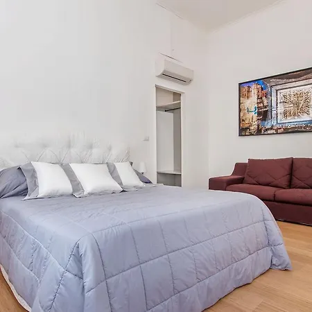 Appartamento A To Rent Barberini Roma